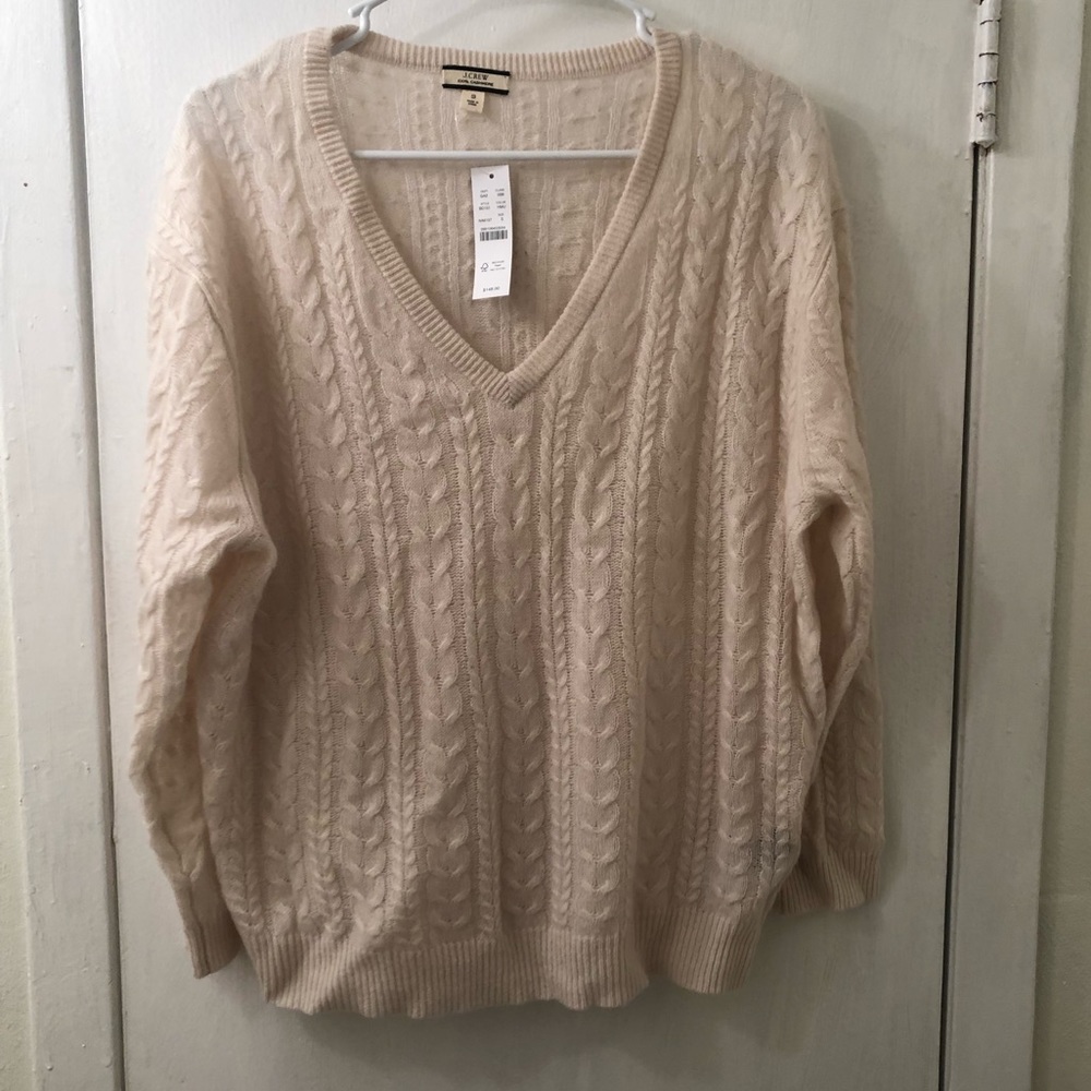 Cashmere cable knit relaxed v-neck sweater
